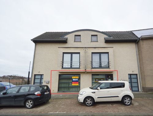                                         Bureaux à louer à Ninove, € 950
