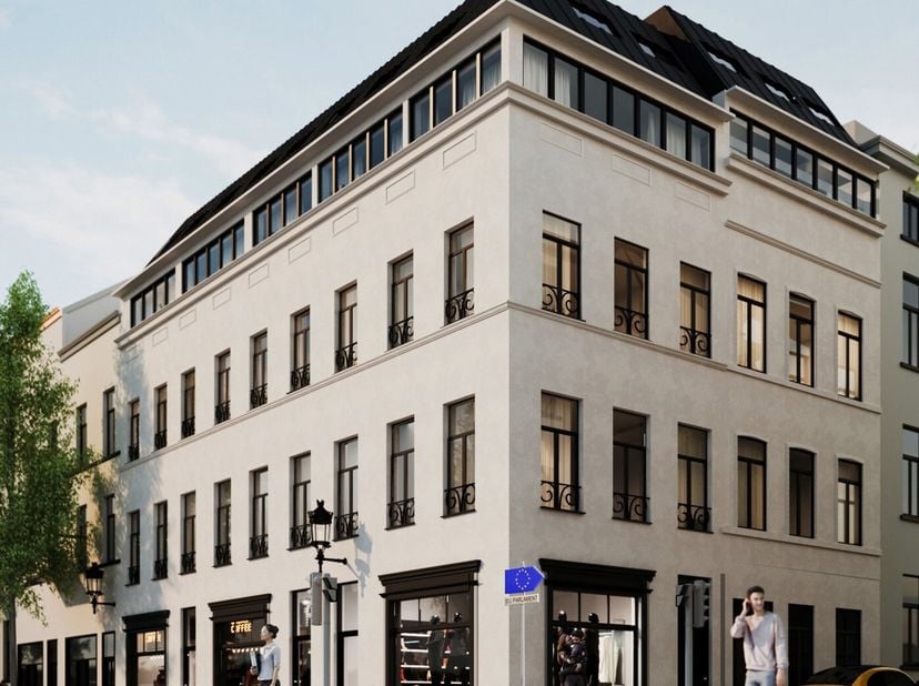 Profiteer van een uitstekende locatie, tussen het Luxemburgplein en de levendige wijk Flageyplein, met het nieuwe project &quot;EUROCROWN&quot;. Deze winkel- of