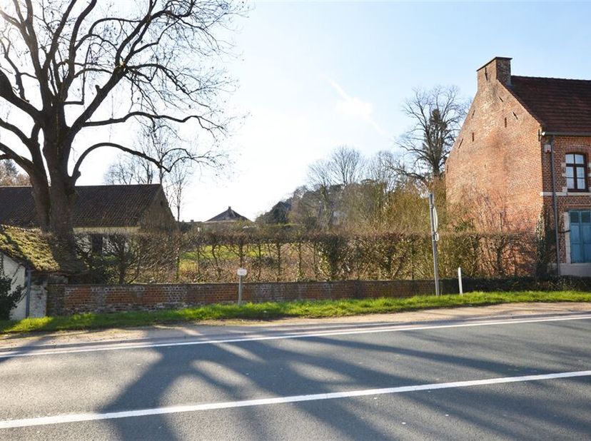 L&#039;Immobilière L.A. vous offre l&#039;opportunité d&#039;acquérir ce magnifique terrain situé dans une zone d&#039;habitat à caractère rural, à proximité de la forêt