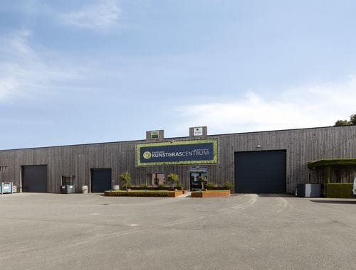                                         Magazijn met bureel te huur in Stene, € 3.500
