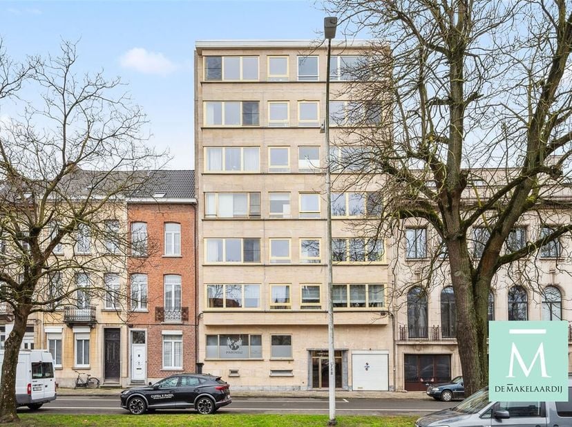 Instapklaar appartement met 3 slaapkamers en prachtig uitzicht over Mechelen&lt;br /&gt;
Op zoek naar een lichtrijk en instapklaar appartement op wandelafst