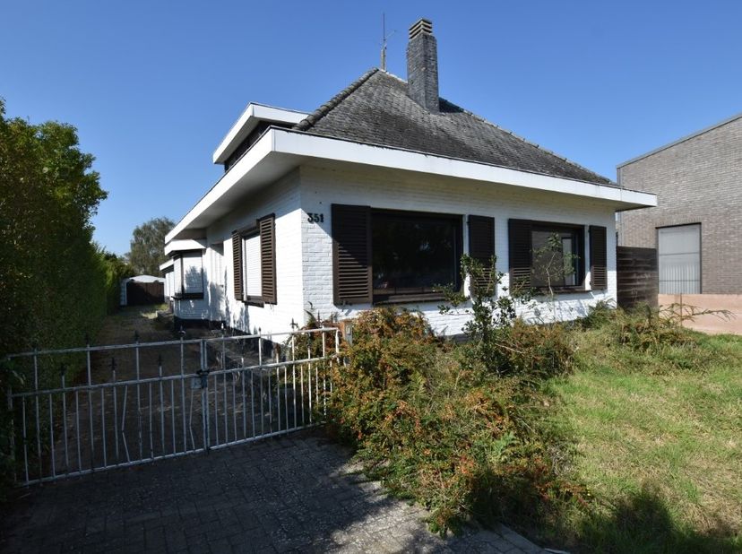 LUIKERSTEENWEG 351 , 3920 LOMMEL&lt;br /&gt;
&lt;br /&gt;
Te renoveren woning op een perceel van 1200m².&lt;br /&gt;
&lt;br /&gt;
Indeling woning;&lt;br /&gt;
4 slaapkamers, inkomh