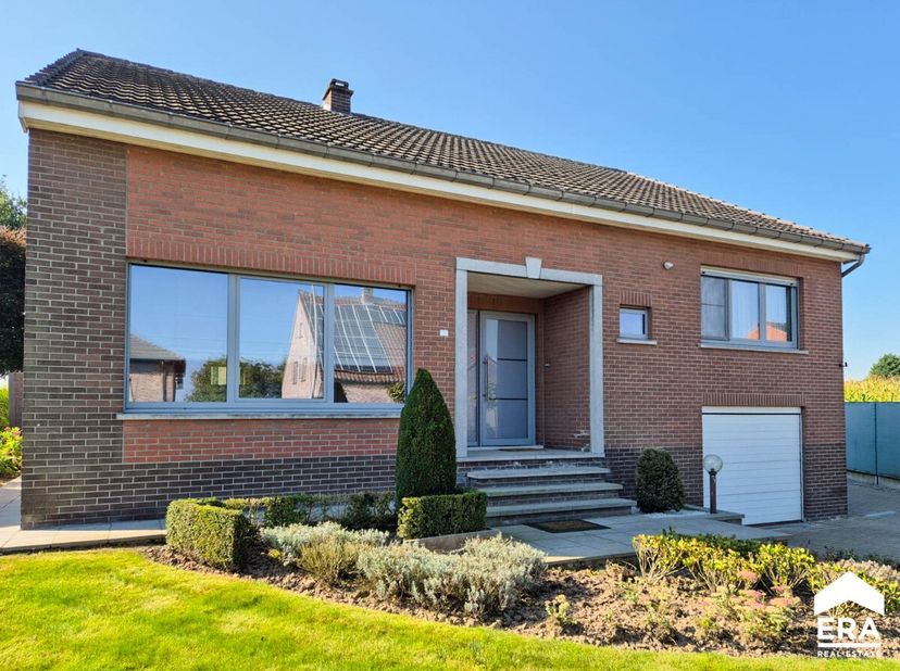Zéér ruime woning te koop op een prachtig perceel van 43a 50ca landelijk en rustig gelegen in AlkenVoor meer informatie ga naar https://www.era.be/nl/