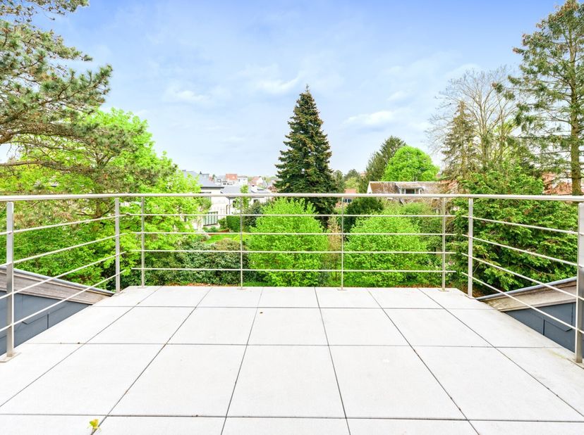 Uccle, quartier FLORIDE/LANGEVELD, à proximité immédiate des commerces, écoles ( Lycée Français, Ecole Européenne), du Bois de la Cambre et des transp