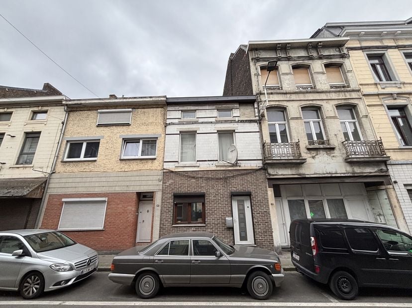 MARCHIENNE-AU-PONT  Rue des Bateliers 50 - IMMO VISION vous propose cette maison de 2 chambres proposant une surface habitable de +/- 125m².&lt;br /&gt;
Ell