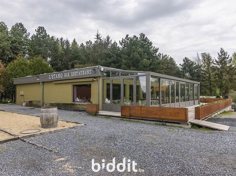 LOT 3 : RESTAURANT ET MAISON &lt;br /&gt;
 &lt;br /&gt;
Dans un magnifique cadre arboré et champêtre de plus de 6 hectares, restaurant ( incluant fonds de commerc