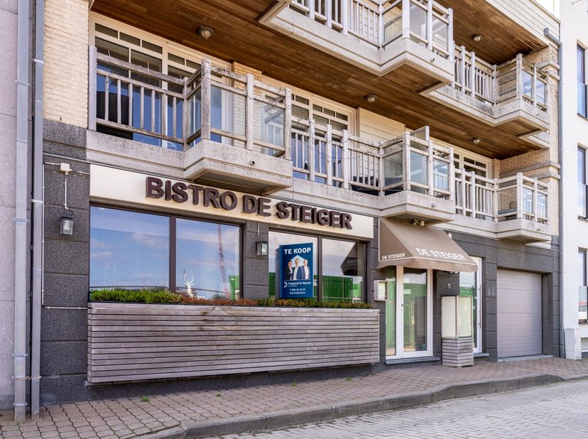 Bent u klaar voor een nieuwe wending in uw professionele carrière? Dit restaurant, gelegen op een toplocatie aan de schilderachtige Werfkaai in Zeebru