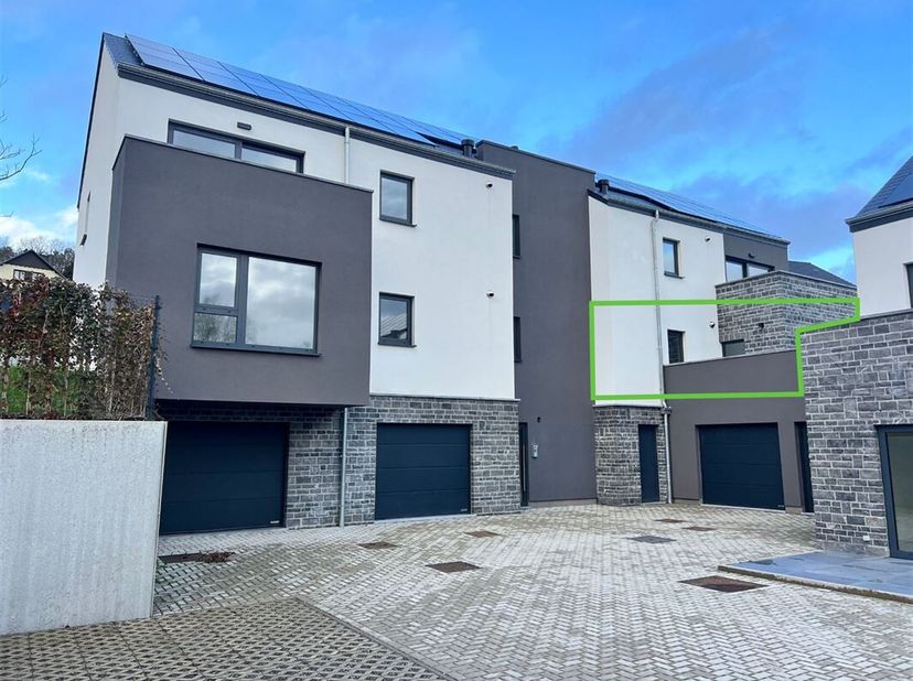 MCA Immobilier presenteert u dit instapklare nieuwbouwappartement, gelegen in Barvaux op 5 minuten van Durbuy.&lt;br /&gt;
Het bevindt zich op de eerste ver