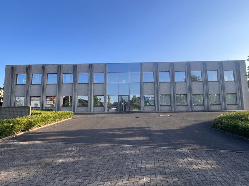 Bien professionnel à louer
                    à 8520 Kuurne
