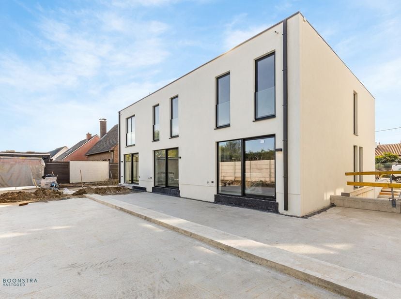 Dit unieke project bevindt zich in het centrum van Putte, op wandelafstand van winkels, scholen en het openbaar vervoer. Deze energiezuinige woning wo