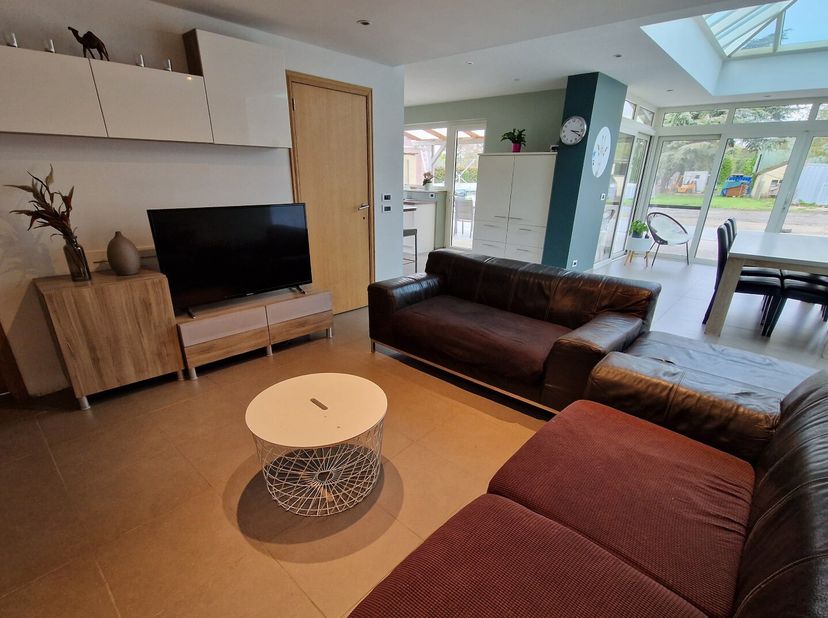 ! IN OPTIE - COMPROMIS IN OPMAAK !&lt;br /&gt;
Deze (deels) gerenoveerde woning met 250 m² bewoonbare oppervlakte biedt alle comfort en ruimte die je nodig