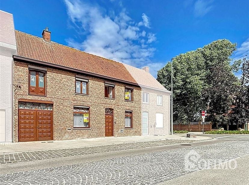 Zeer ruime gezinswoning in het hart van Boezinge &lt;br /&gt;
Bent u op zoek naar een woning met veel ruimte én potentieel? Deze ruime gezinswoning in het c