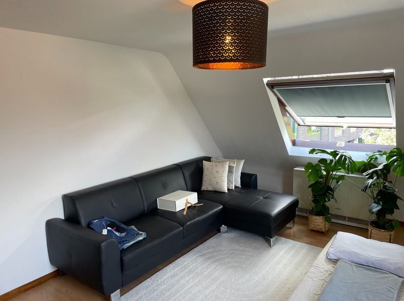 Gezellig appartement gelegen op de 2de verdieping in het centrum van Pelt. Er is geen lift aanwezig. Er is ook een gesloten berging voor de fiets en e