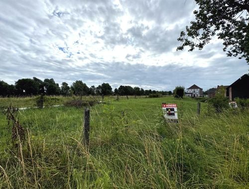                                         Grond te koop in Roucourt, € 70.000

