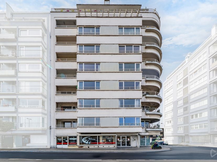 A vendre - Quai de Rome : magnifique penthouse !&lt;br /&gt;
Dans une résidence de standing calme et très bien entretenue, cet appartement à la vue époustou