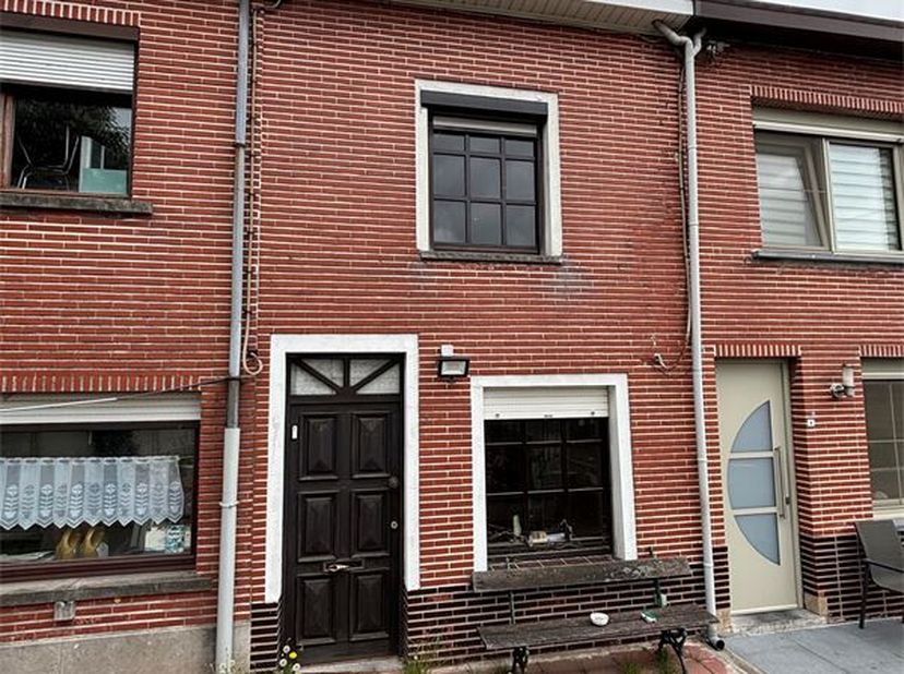 MOOIE WONING MET TUIN EN GARAGE&lt;br /&gt;
Richtprijs 139.000 euro&lt;br /&gt;
Mooie woning in de nabijheid van openbaar vervoer, winkels en scholen.&lt;br /&gt;
Deze