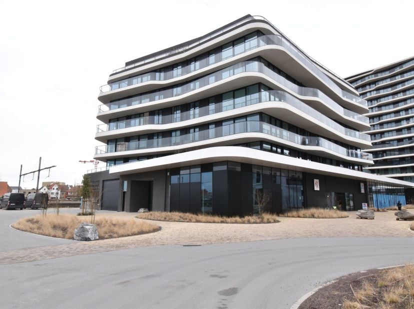 Makkelijk te bereiken staanplaats gelegen in een nieuwbouwresidentie in Duinenwater.&lt;br /&gt;
Mocht deze ruime staanplaats uw interesse opwekken, aarzel