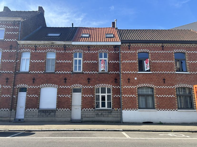 De woning is gelegen in het centrum van Oudenaarde op wandelafstand van scholen, winkels en het station. &lt;br /&gt;
Het huis is de ideale starterswoning o