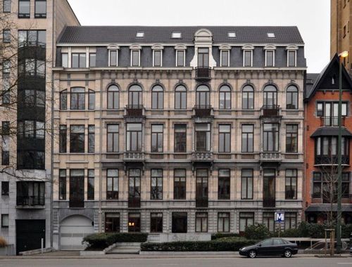                                         Bâtiment d’entreprise à louer à Woluwe-Saint-Lambert, € 20.373,33
