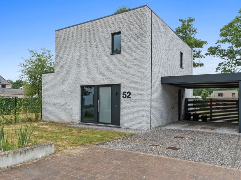 Welkom op de Burgemeester Jan Geritslaan 52, Houthalen.&lt;br /&gt;
&lt;br /&gt;
Een moderne, energiezuinige woning uit 2021, gelegen in een kindvriendelijke en g