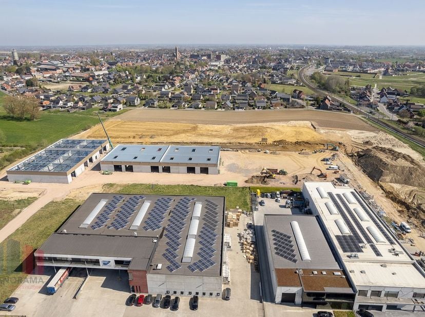 Nieuwe KMO-unit met een oppervlakte van 221 m². De nieuwe KMO-ontwikkeling &#039;THEA&#039; bestaat uit 22 casco KMO-units met oppervlaktes tussen 180 m² en 300