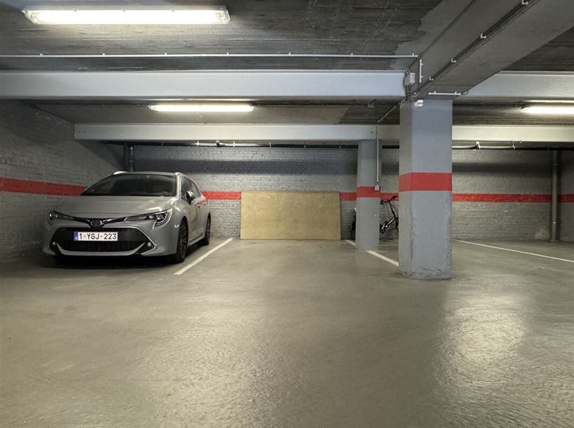Garage à louer
                    à 9300 Aalst