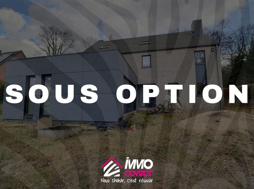 OPTION!!!&lt;br /&gt;
Loverval Grande Drève à droite du n°25. Très bonne situation dans une rue en cul-de-sac, construction récente denviron 390m² sise sur