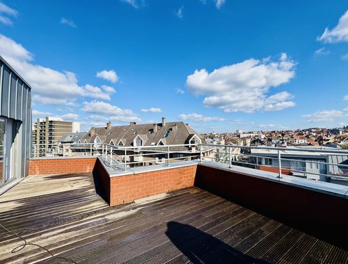                                         Penthouse à louer à Etterbeek, € 2.950
