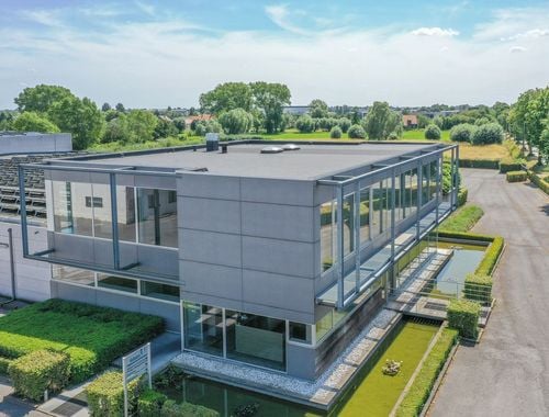                                         Espace de bureaux à louer à Meulebeke, € 3.033
