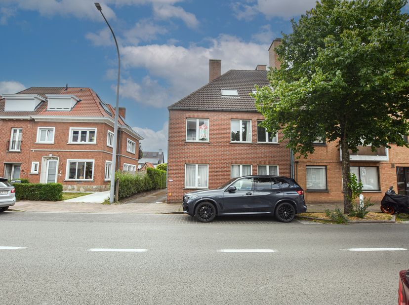 Appartement à louer
                    à 8200 Sint-Michiels