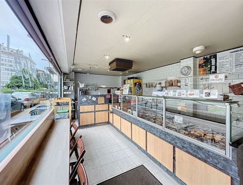                                         Bureaux à vendre à Schaerbeek, € 235.000
