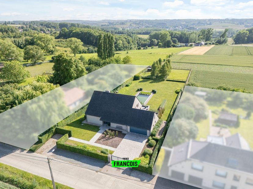 Deze villa staat in optie na het eerste bezoekmoment, de compromis is hiervan in optie.&lt;br /&gt;
Blijf je graag op de hoogte van gelijkaardige woningen o