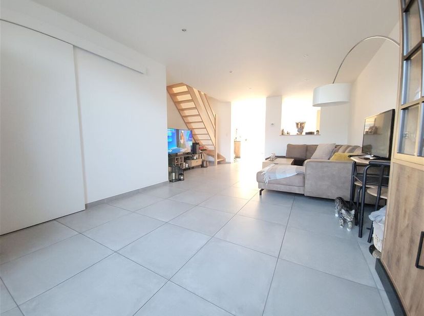 Vous rêvez dun cocon clé-en-main au coeur de Mouscron ?&lt;br /&gt;
Voici la maison qui coche toutes les cases !&lt;br /&gt;
Idéalement nichée dans un quartier ca