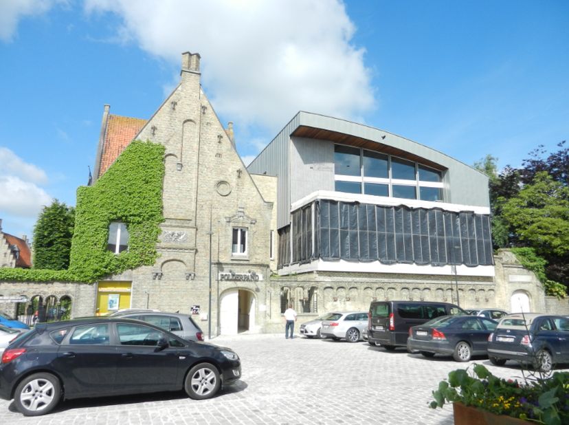 gelegen in hartje Diksmuide&lt;br /&gt;
in &#039;t Polderpand op de 1ste verdieping, lift in het gebouw&lt;br /&gt;
uitermate centrale locatie&lt;br /&gt;
heel vlot bereikba