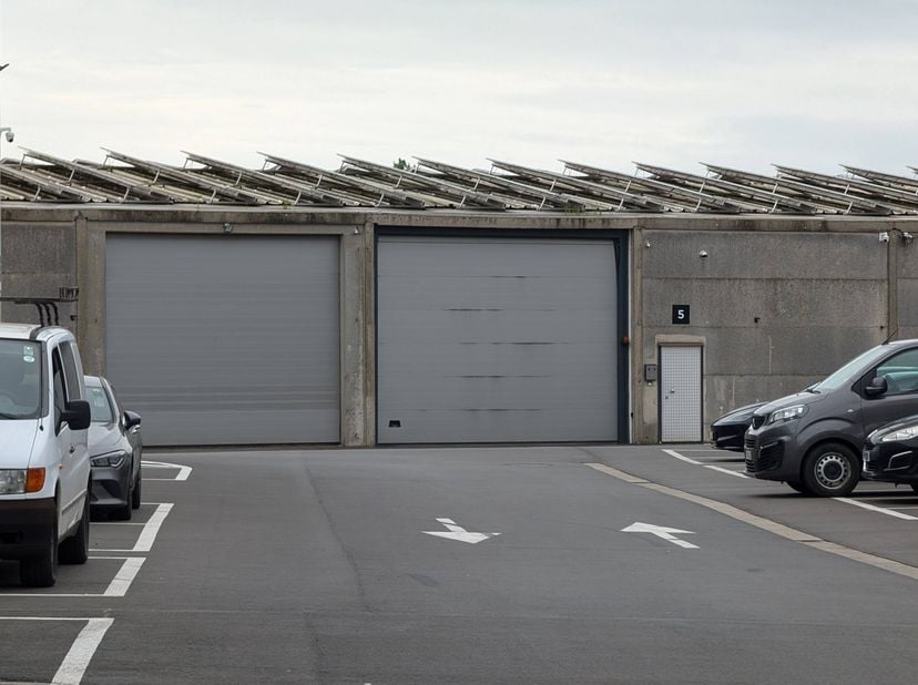 Bien professionnel à louer
                    à 8970 Poperinge