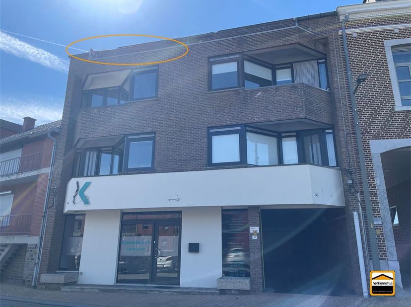 Instapklaar appartement in het centrum van Wellen met 2 slaapkamers en &lt;br /&gt;
garage.&lt;br /&gt;
In het centrum van Wellen en op wandelafstand va de nodige