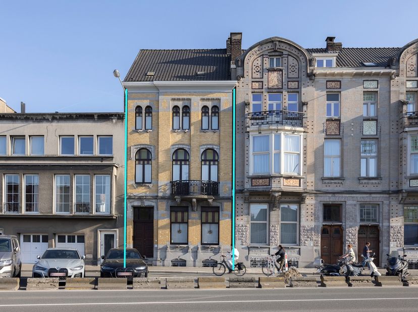 In de www.ministertacklaan21.be (url kopiëren en plakken indien je hier niet kunt doorklikken) in Kortrijk stellen we jou graag deze prachtige woning