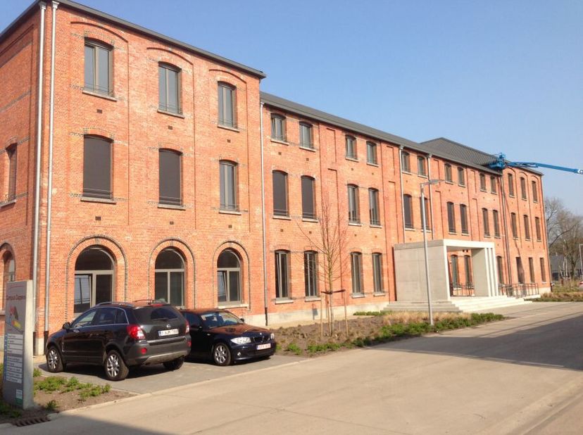 Kantoor of toonzaal gelegen aan de Sint-Jobsesteenweg te Brasschaat. De bedrijven die Campus Coppens reeds gevonden hebben als locatie, halen als voor