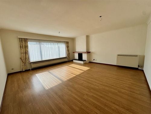                                         Appartement te huur in Maaseik, € 750
