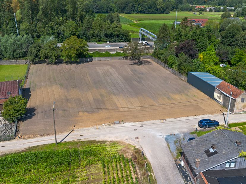 Bouwklaar terrein voor het oprichten van een statige villa.&lt;br /&gt;
Gelegen op een perceel van 11are 79centiare.&lt;br /&gt;
Deze grond is op heden volledig b