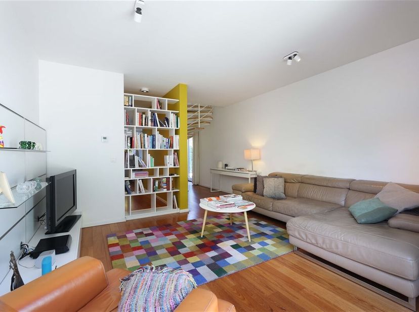 Moderne gezinswoning met 3 slaapkamers rustig en groen gelegen vlakbij het centrum van Hasselt&lt;br /&gt;
Omgeving:&lt;br /&gt;
+ Gelegen in rustige en groene om