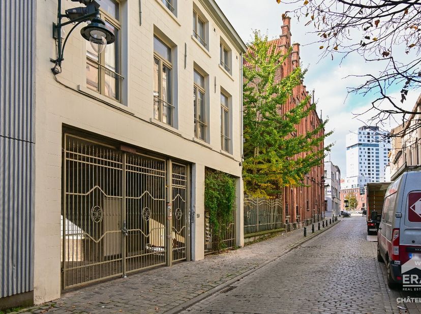 ERA CHATELAIN biedt u dit te ontwikkelen Casco vastgoedproject aan dat bestaat uit twee mogelijke appartementen per niveau (na vergunning), d.w.z. 4 t