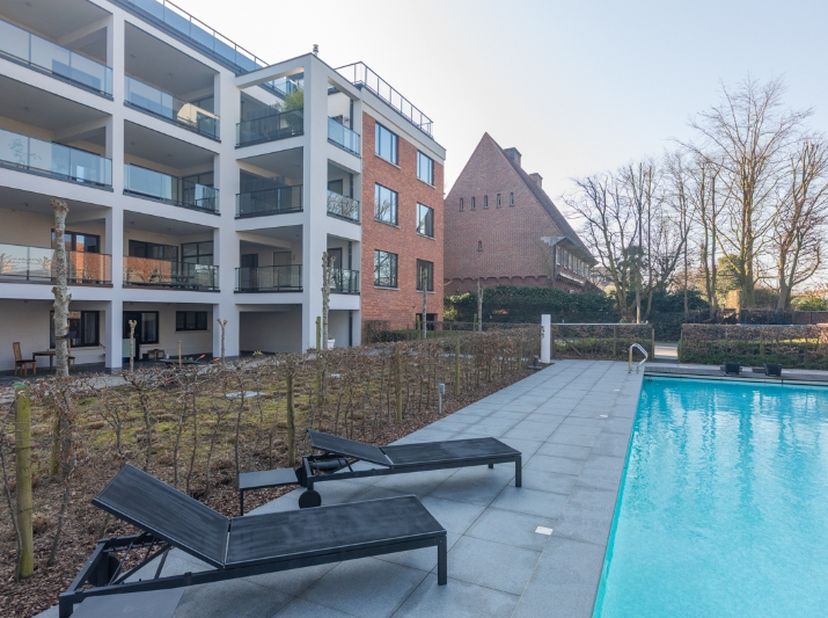 Luxueus appartement in de klassevolle residentie &quot;K115&quot;, gelegen in een rustige en groene omgeving en toch in de nabijheid van centrum en ring. Het ap