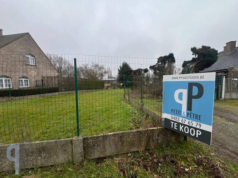Terrain à vendre
                    à 9550 Herzele