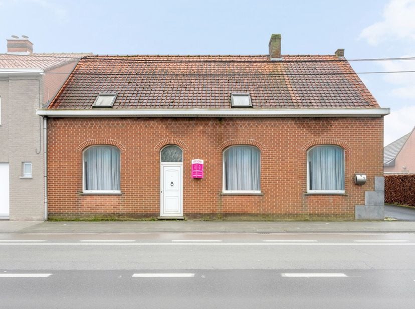 Te renoveren woning / bouwgrond (voor meerdere loten)