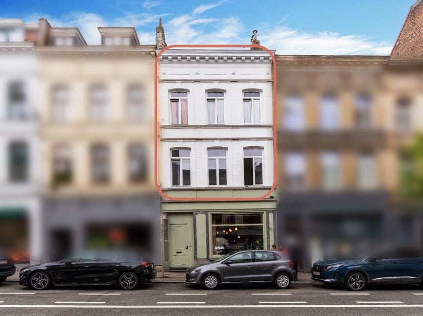 Infos et visites : contactez Brigitte +32 478 69 24 63 - brigitte@bytheway.be. À quelques pas seulement de la Place du Châtelain, à la frontière d&#039;Ixe