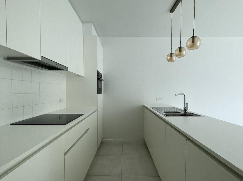Intéressé(e) ? Demandez une visite via notre site web : https://vicusvastgoed.be/nl/te-huur&lt;br /&gt;
Allez sur la propriété concernée et cliquez sur Â de