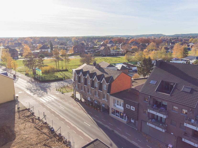 Instapklaar handelspand met gelijkvloers appartement  iconische horecazaak in hartje Maasmechelen&lt;br /&gt;
Op zoek naar een unieke opportuniteit in de ho