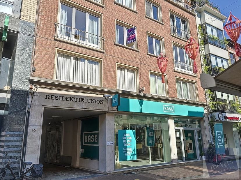 Droom jij van een ruim appartement in het bruisende centrum van Hasselt? Dit unieke appartement in Residentie Union biedt maar liefst 156m² aan woonop