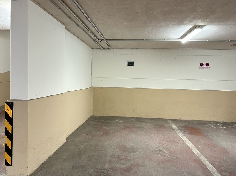 Garage à louer
                    à 2000 Antwerpen
